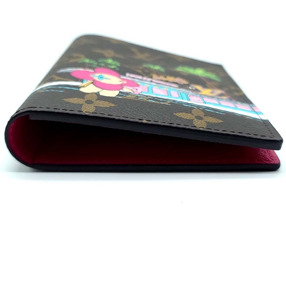 Louis Vuitton Black Monogram Passport Cover Christmas Animation 2021 - Picture 5 of 15